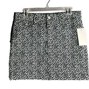 TDC Contemporary Green and Black Leopard Print Corduroy Mini Skirt Size Large